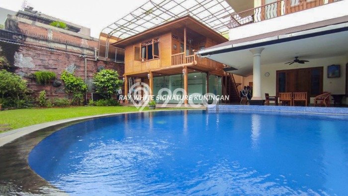 Hot Offer Hunian Mewah Ideal dan Luas di Kebayoran Lama, Jakarta Selatan Hot Offer Hunian Mewah Ideal dan Luas di Kebayoran Lama, Jakarta Selatan