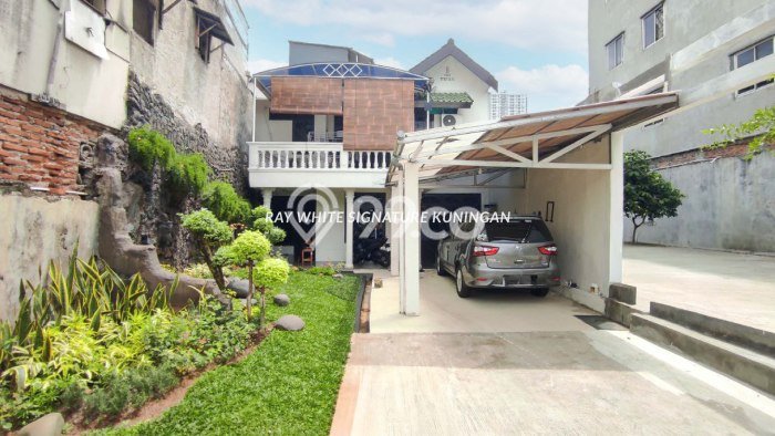 Rumah Eksklusif Dijual LT 937m2 di Tambora, Jakarta Barat Rumah Eksklusif Dijual LT 937m2 di Tambora, Jakarta Barat