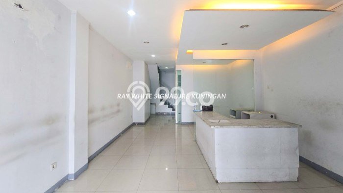 Gudang Dijual Lokasi Emas di Mampang Prapatan Luas 270m2 Gudang Dijual Lokasi Emas di Mampang Prapatan Luas 270m2