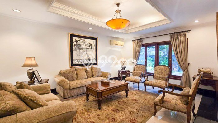 Rumah Elit Modern Tanpa Renovasi di Senayan Jakarta Selatan Rumah Elit Modern Tanpa Renovasi di Senayan Jakarta Selatan