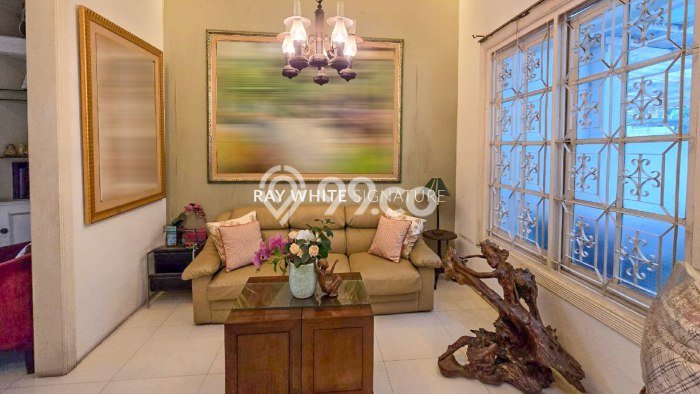 Dijual Rumah Premium dengan Fasilitas Sekitar Komplit di Menteng, Jakarta Pusat Dijual Rumah Premium dengan Fasilitas Sekitar Komplit di Menteng, Jakarta Pusat