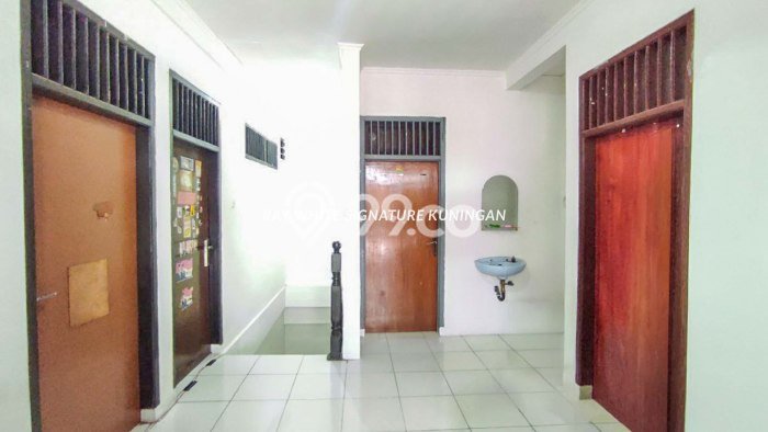 Rumah Eksklusif Dijual LT 937m2 di Tambora, Jakarta Barat Rumah Eksklusif Dijual LT 937m2 di Tambora, Jakarta Barat