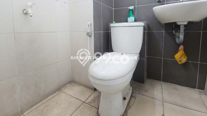 Gudang Dijual Lokasi Emas di Mampang Prapatan Luas 270m2 Gudang Dijual Lokasi Emas di Mampang Prapatan Luas 270m2