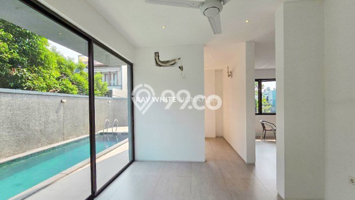 Hunian Mewah LB 439m2 Siap Pakai Desain Elegan di Kemang, Jakarta Selatan Hunian Mewah LB 439m2 Siap Pakai Desain Elegan di Kemang, Jakarta Selatan