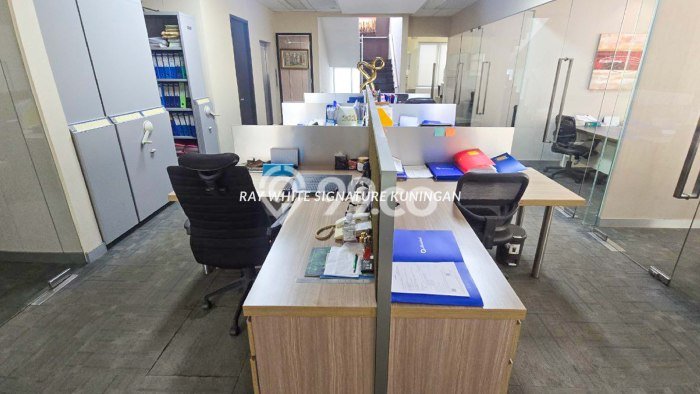 Kantor Dijual di Tangerang LT 300m2 & LB 468m2 Lokasi Terbaik! Kantor Dijual di Tangerang LT 300m2 & LB 468m2 Lokasi Terbaik!