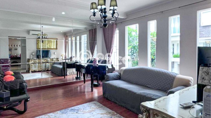 For Sale Rumah Elit Exclusive di Kebayoran Baru, Jakarta Selatan For Sale Rumah Elit Exclusive di Kebayoran Baru, Jakarta Selatan