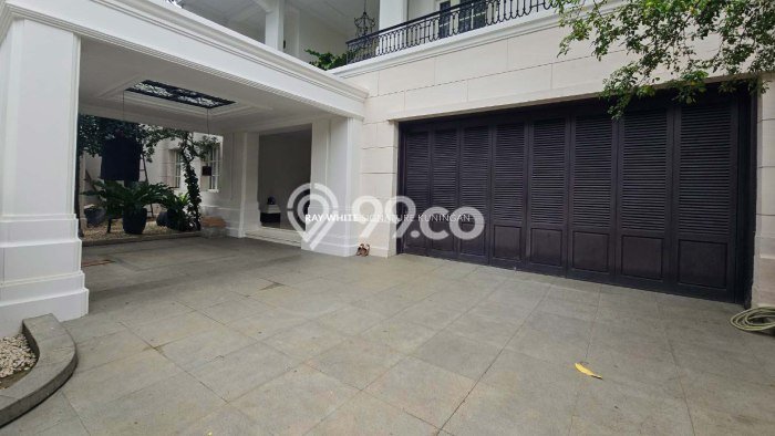 For Sale! Luxury House LT 540m2 Desain Elegan di Mega Kuningan For Sale! Luxury House LT 540m2 Desain Elegan di Mega Kuningan