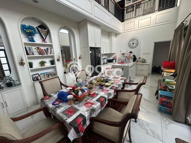 Dijual Rumah Luas Elegan Dengan View Eksklusif di Lebak Bulus, Jakarta Selatan Dijual Rumah Luas Elegan Dengan View Eksklusif di Lebak Bulus, Jakarta Selatan