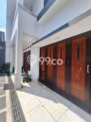 Rumah Luxury Modern Tanpa Renovasi di Cirendeu Jakarta Selatan Rumah Luxury Modern Tanpa Renovasi di Cirendeu Jakarta Selatan