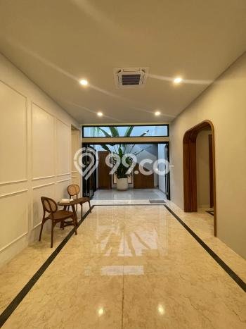 Siap Huni Rumah Mewah 5 Kamar di Kebayoran Baru Dekat ke Mana Pun Siap Huni Rumah Mewah 5 Kamar di Kebayoran Baru Dekat ke Mana Pun