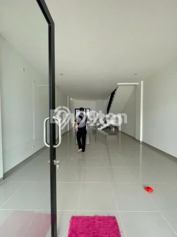 Ruko Usaha Dijual di BSD Tangerang LT 125m2 & LB 200m2 Ruko Usaha Dijual di BSD Tangerang LT 125m2 & LB 200m2