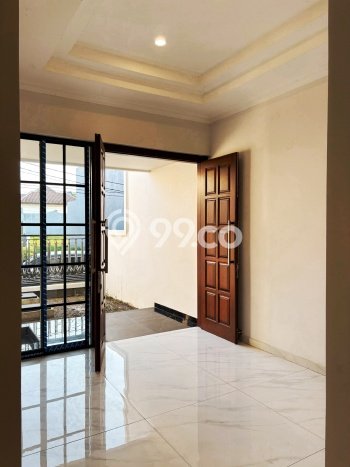 Rumah Strategis di Sukolilo, Surabaya, Luas 186m2m² Bangunan 350m2m² - BISA KPR! Rumah Strategis di Sukolilo, Surabaya, Luas 186m2m² Bangunan 350m2m² - BISA KPR!