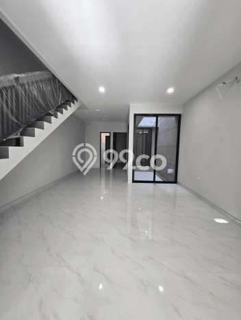 Rumah Strategis Rungkut, Surabaya, LT 115m2m² Bangunan 160m2m² Rumah Strategis Rungkut, Surabaya, LT 115m2m² Bangunan 160m2m²