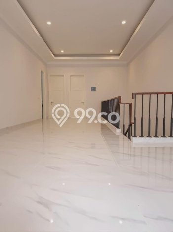 Rumah Strategis di Sukolilo, Surabaya, Luas 186m2m² Bangunan 350m2m² - BISA KPR! Rumah Strategis di Sukolilo, Surabaya, Luas 186m2m² Bangunan 350m2m² - BISA KPR!