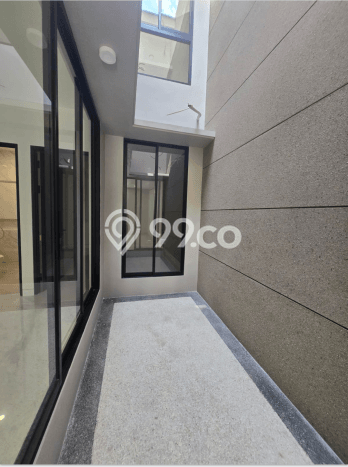 Rumah Strategis Rungkut, Surabaya, LT 115m2m² Bangunan 160m2m² Rumah Strategis Rungkut, Surabaya, LT 115m2m² Bangunan 160m2m²