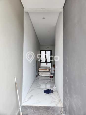 SPECIAL OFFER! Rumah Asri di , LT 103m2m² LB 180m2m² SPECIAL OFFER! Rumah Asri di , LT 103m2m² LB 180m2m²