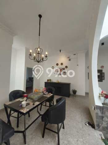 Rumah Modern 4 KT di Sariwangi Bandung Unfurnished Rumah Modern 4 KT di Sariwangi Bandung Unfurnished