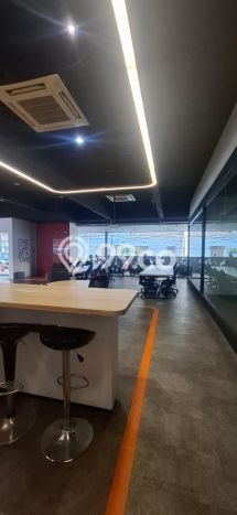 Komersial Disewa di Jakarta Selatan dengan LB 1800m2 Area Komersial Ramai Komersial Disewa di Jakarta Selatan dengan LB 1800m2 Area Komersial Ramai