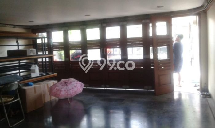 Rumah sewa siap huni 4 KT di Senopati, Jakarta Selatan Rumah sewa siap huni 4 KT di Senopati, Jakarta Selatan