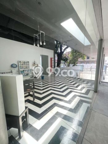 Unit Komersial Dijual di Jakarta Selatan LT 1674m2 & LB 1600m2 Unit Komersial Dijual di Jakarta Selatan LT 1674m2 & LB 1600m2