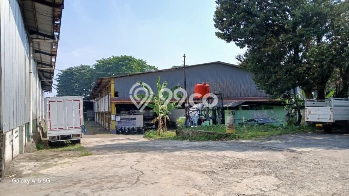 Unit Gudang Dijual di Cibinong Bogor Luas Tanah 93000m2, Luas Bangunan 35000m2 Unit Gudang Dijual di Cibinong Bogor Luas Tanah 93000m2, Luas Bangunan 35000m2