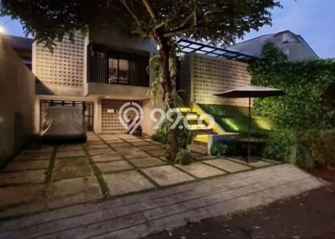 Siap Huni Rumah Mewah 5 Kamar di Kebayoran Baru Dekat ke Mana Pun Siap Huni Rumah Mewah 5 Kamar di Kebayoran Baru Dekat ke Mana Pun