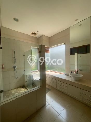 Disewakan Rumah Nyaman LT 800m2 / LB 600m2 di Kuningan, Jakarta Selatan Disewakan Rumah Nyaman LT 800m2 / LB 600m2 di Kuningan, Jakarta Selatan