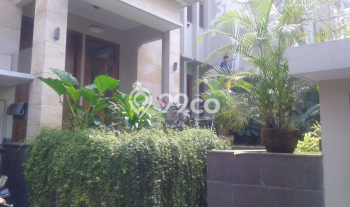 Rumah sewa siap huni 4 KT di Senopati, Jakarta Selatan Rumah sewa siap huni 4 KT di Senopati, Jakarta Selatan