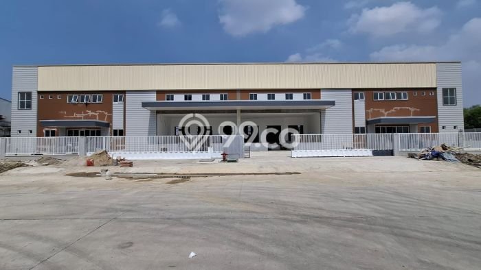 Unit Gudang Disewakan di Cikarang di Area Ramai & Strategis Unit Gudang Disewakan di Cikarang di Area Ramai & Strategis