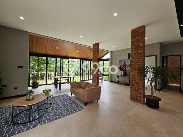 Jual Rumah Mewah Elegan Dengan View Cantik di BSD Delatinos, Tangerang Jual Rumah Mewah Elegan Dengan View Cantik di BSD Delatinos, Tangerang