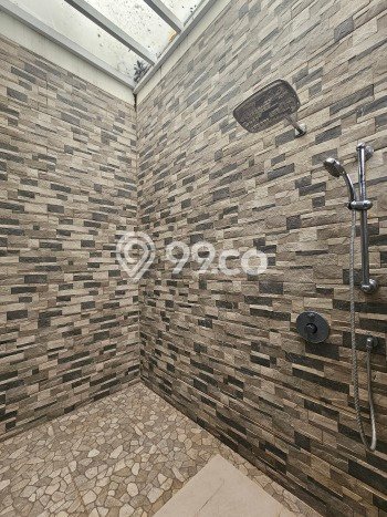 Hunian Mewah LB 215m2 Siap Huni Desain Elegan di BSD Green Wich, Tangerang Hunian Mewah LB 215m2 Siap Huni Desain Elegan di BSD Green Wich, Tangerang