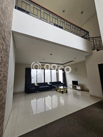 Hunian Mewah LB 215m2 Siap Huni Desain Elegan di BSD Green Wich, Tangerang Hunian Mewah LB 215m2 Siap Huni Desain Elegan di BSD Green Wich, Tangerang