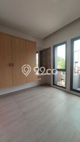 Rumah Modern 3 KT di BSD City Tangerang Full Furnished Rumah Modern 3 KT di BSD City Tangerang Full Furnished