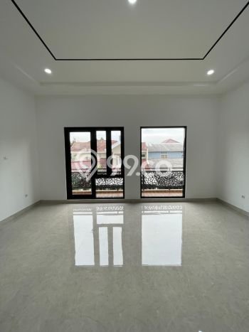 Ready to Use! Luxury House LT 218m2 Desain Modern di BSD City Ready to Use! Luxury House LT 218m2 Desain Modern di BSD City