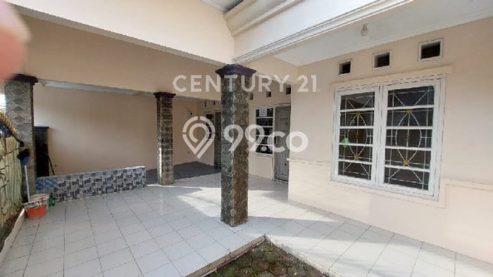 Rumah Sewa Bekasi LT 135m2 LB 110m2 Area Jababeka Rumah Sewa Bekasi LT 135m2 LB 110m2 Area Jababeka