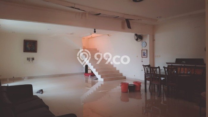 Rumah Luxury Modern Tanpa Renovasi di Pejaten Jakarta Selatan Rumah Luxury Modern Tanpa Renovasi di Pejaten Jakarta Selatan