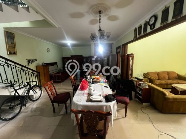 Dijual Rumah Mewah Megah Dengan View Cantik di Pondok Bambu, Jakarta Timur Dijual Rumah Mewah Megah Dengan View Cantik di Pondok Bambu, Jakarta Timur