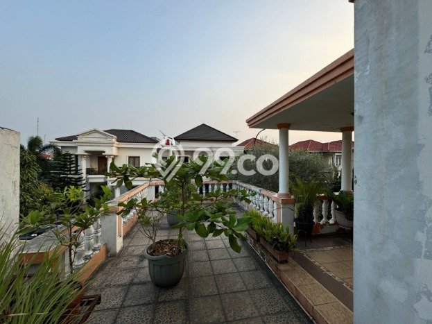 Rumah Mewah LB 300m2 Siap Huni Desain Elegan di Kota Wisata, Bogor Rumah Mewah LB 300m2 Siap Huni Desain Elegan di Kota Wisata, Bogor