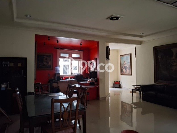 Rumah Luxury Modern Tanpa Renovasi di Pejaten Jakarta Selatan Rumah Luxury Modern Tanpa Renovasi di Pejaten Jakarta Selatan