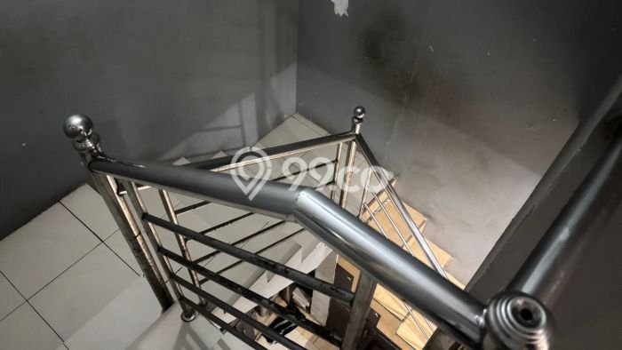 For Sale Rumah 6 Kamar Lokasi Ideal Nyaman dan Strategis di Bekasi Utara For Sale Rumah 6 Kamar Lokasi Ideal Nyaman dan Strategis di Bekasi Utara