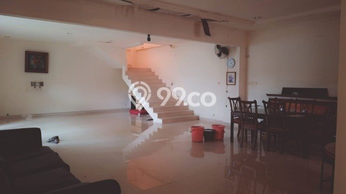 Rumah Luxury Modern Tanpa Renovasi di Pejaten Jakarta Selatan Rumah Luxury Modern Tanpa Renovasi di Pejaten Jakarta Selatan
