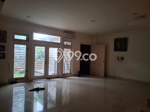 Rumah Luxury Modern Tanpa Renovasi di Pejaten Jakarta Selatan Rumah Luxury Modern Tanpa Renovasi di Pejaten Jakarta Selatan