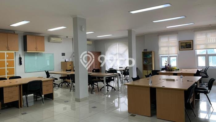 Unit Kantor Dijual di Jakarta Barat LT 1100m2 & LB 1100m2 Unit Kantor Dijual di Jakarta Barat LT 1100m2 & LB 1100m2