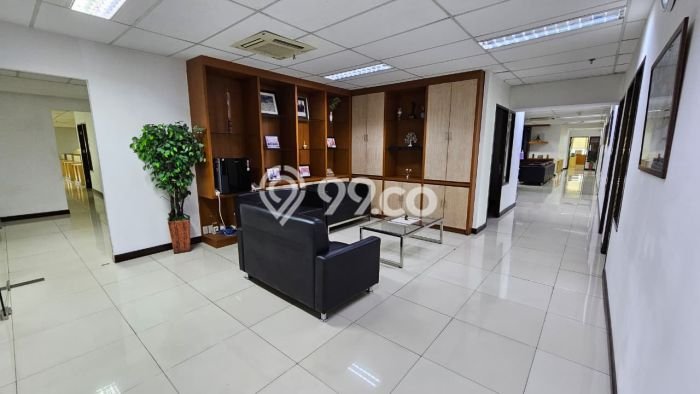 Unit Kantor Dijual di Jakarta Barat LT 1100m2 & LB 1100m2 Unit Kantor Dijual di Jakarta Barat LT 1100m2 & LB 1100m2