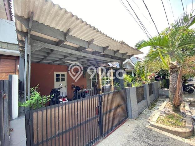 Rumah Berkualitas LT 144m² / LB 114m² di Lebak Bulus, Dekat Pusat Kota, Jakarta Selatan Rumah Berkualitas LT 144m² / LB 114m² di Lebak Bulus, Dekat Pusat Kota, Jakarta Selatan
