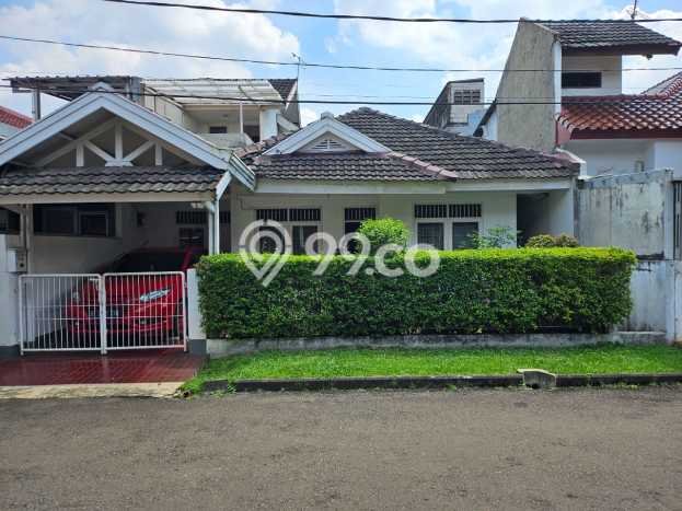 Dijual Hunian Rumah Terawat 3 KT di Bintaro, Tangerang Selatan Dijual Hunian Rumah Terawat 3 KT di Bintaro, Tangerang Selatan