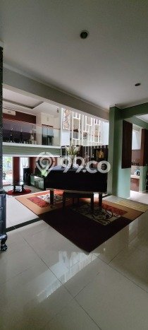 Rumah Nyaman dengan 4 Kamar Tidur dan 3 Kamar Mandi di Area Sektor 7-Bintaro, Tangerang Selatan Rumah Nyaman dengan 4 Kamar Tidur dan 3 Kamar Mandi di Area Sektor 7-Bintaro, Tangerang Selatan