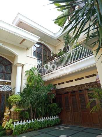 For Sale! Luxury House LT 340m2 Desain Elegan di Kemang For Sale! Luxury House LT 340m2 Desain Elegan di Kemang