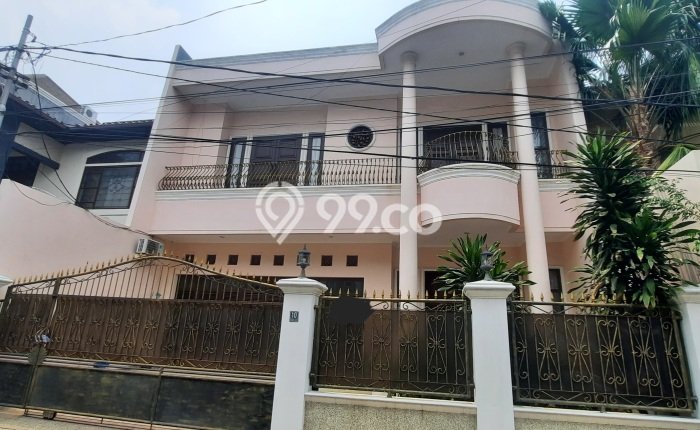 GOOD DEAL! Rumah di Kebayoran Baru, 4 KM, Siap Huni, LT 240m2m² LB 400m2m² GOOD DEAL! Rumah di Kebayoran Baru, 4 KM, Siap Huni, LT 240m2m² LB 400m2m²