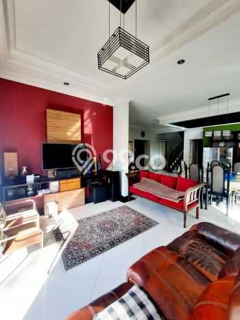Dijual Rumah Mewah Elegan Dengan View Cantik di Bintaro, Jakarta Selatan Dijual Rumah Mewah Elegan Dengan View Cantik di Bintaro, Jakarta Selatan